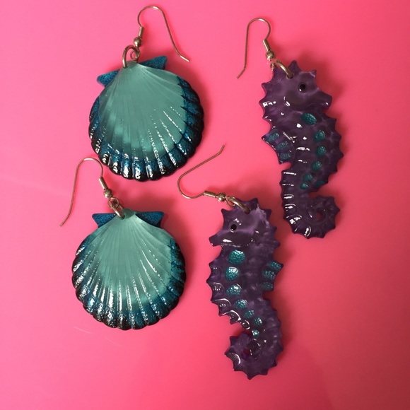 Jewelry - Vintage hanging earrings Seashell Seahorse